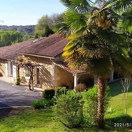 Puydepont - 10 Personnes 3 Personnes Attenant - Neuvic (Dordogne)