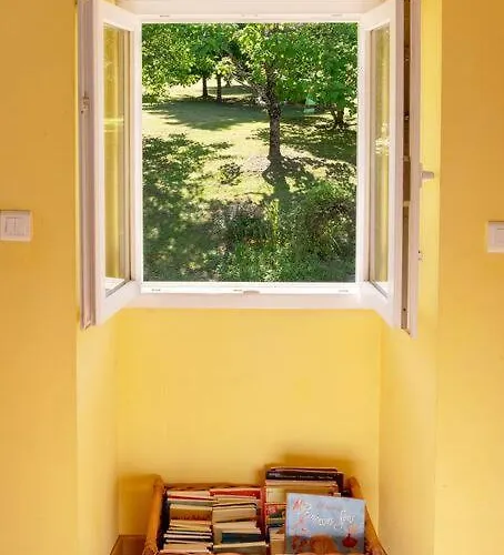 Puydepont - 10 Personnes 3 Personnes Attenant - *