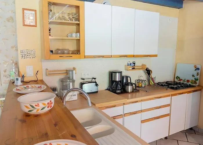 Puydepont - 10 Personnes 3 Personnes Attenant - * Neuvic